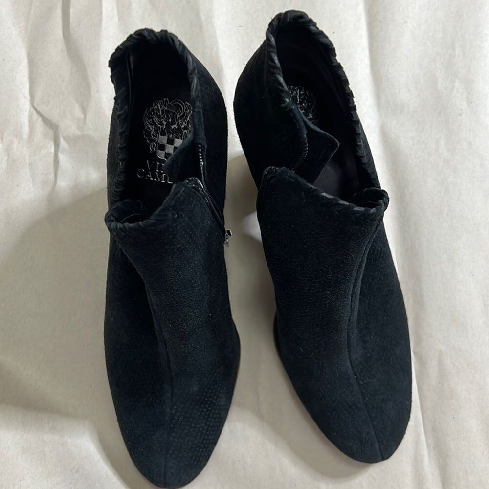 VINCE CAMUTO FERNLEE BOOTIE SIZE 8 1/2M‎